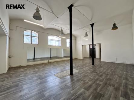 Pronájem obchodní prostory, 150 m²