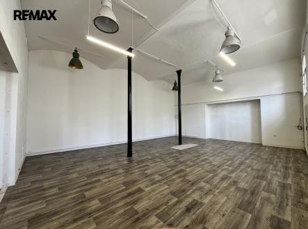 Pronájem obchodní prostory, 150 m²