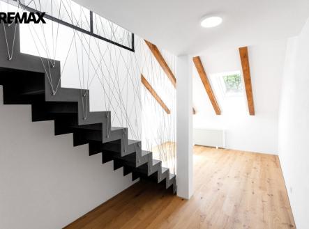 Pronájem bytu, 1+kk, 44 m²