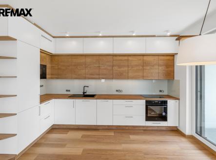 Pronájem bytu, 3+kk, 16 475 m²