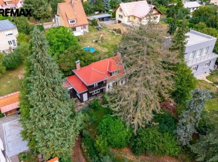 Prodej chaty 4+1, 117 m², s garáží a pozemkem 1 048 m², Dobřichovice