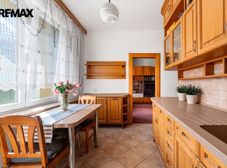 Prakticky a světlý byt 2+1, Praha - Hloubětín