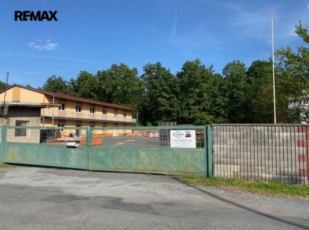 Pronájem obchodní prostory, 744 m²