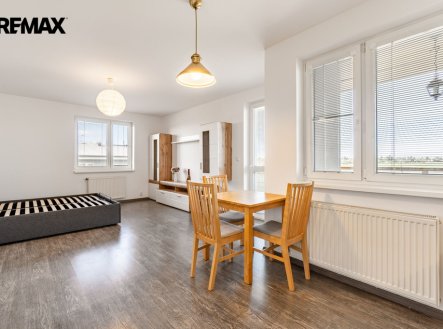 Pronájem bytu, 2+kk, 62 m², Šestajovice – náhled fotky 3