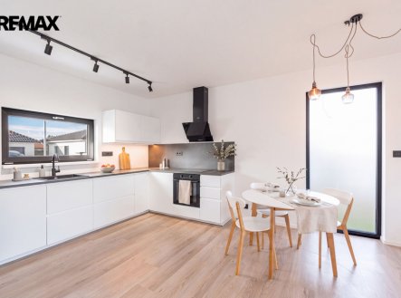 Pronájem domu/vily, 94 m²