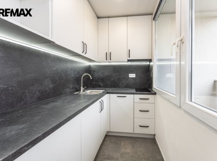 Pronájem bytu, 1+kk, 27 m²