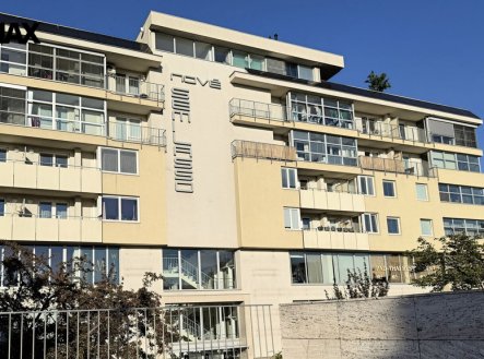 Prodej exkluzivního bytu 3+kk s terasou, privátním wellness a parkovacím stáním, Brno, Královo Pole