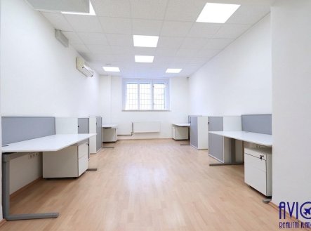 Kancelářské prostory 38 m2, Praha 5 - Smíchov, přímo u metra Anděl