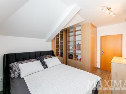 Pronájem bytu, 3+kk, 80 m²