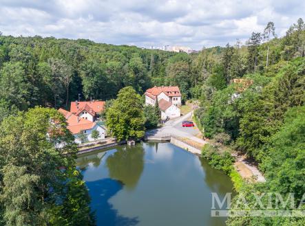 Prodej - dům/vila, 968 m²