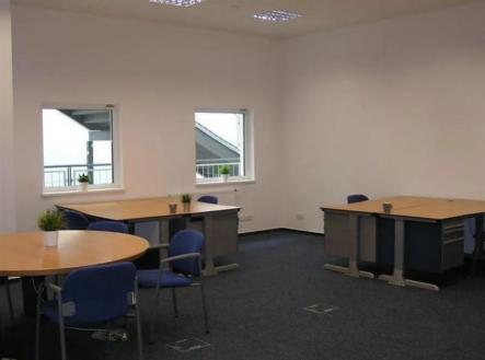 Pronájem kanceláře, 83 m²
