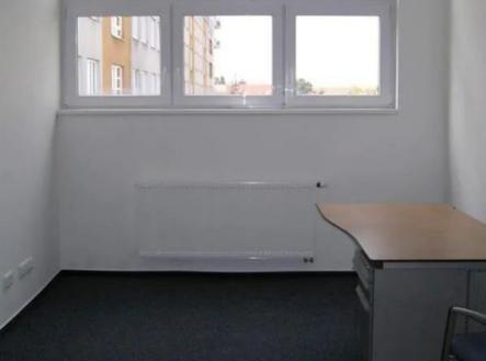 Pronájem kanceláře, 83 m²