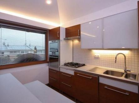 Pronájem bytu, 3+kk, 98 m²