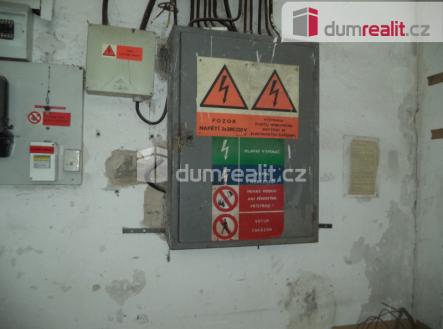 Pronájem komerčního objektu, výroba, 940 m²