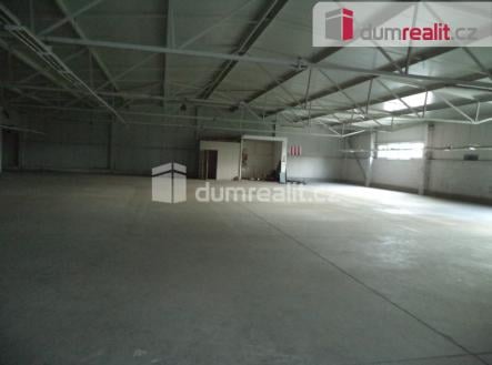Pronájem komerčního objektu, výroba, 940 m²