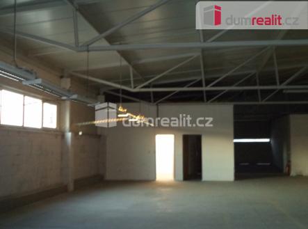 Pronájem komerčního objektu, výroba, 940 m²