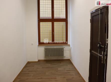 Pronájem - obchodní prostor, 43 m²