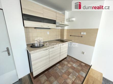 Pronájem bytu, 1+kk, 32 m²