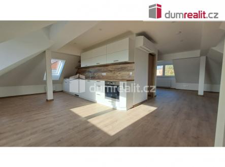 Pronájem bytu, 1+kk, 74 m²