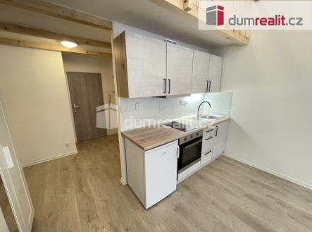 Pronájem bytu, 1+kk, 42 m²