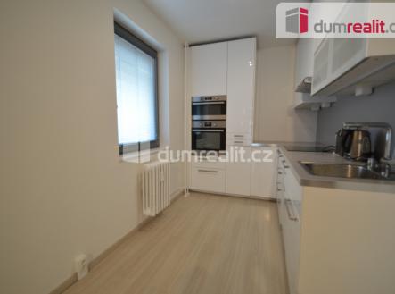 Pronájem bytu, 3+kk, 80 m²