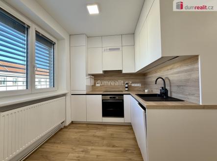 Pronájem bytu, 2+1, 42 m² obrázek