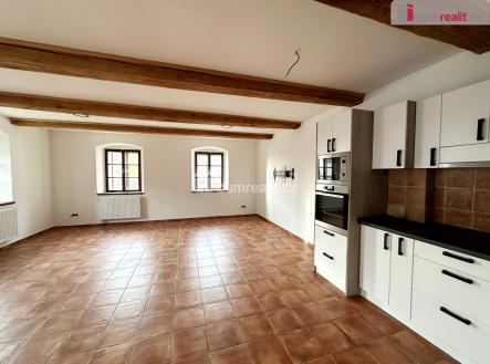 Pronájem - dům/vila, 180 m²