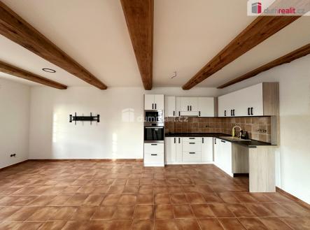 Pronájem - dům/vila, 180 m²