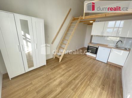 Pronájem bytu, 1+kk, 35 m²