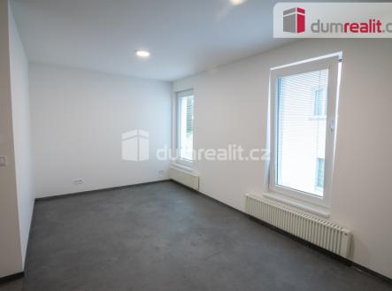 Pronájem bytu, 1+kk, 32 m²