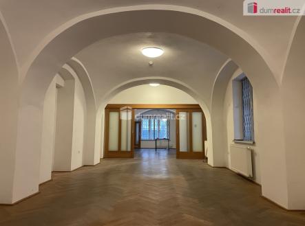 Pronájem - obchodní prostor, 95 m²