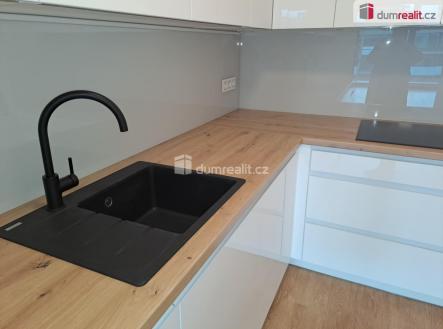 Pronájem bytu, 2+kk, 63 m²