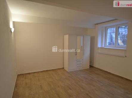 Pronájem bytu, 1+kk, 35 m²