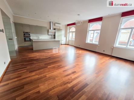 Pronájem bytu, 4+kk, 140 m²