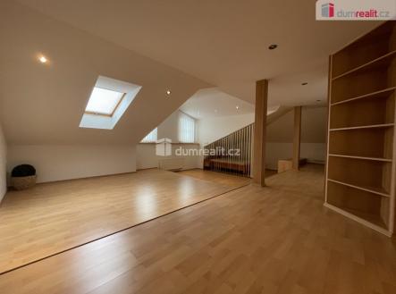 Pronájem bytu, 3+kk, 125 m²