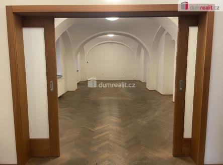 Pronájem - obchodní prostor, 80 m²