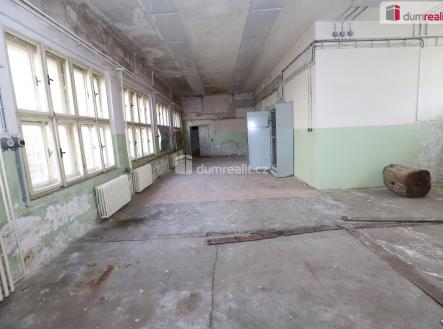 Prodej komerčního objektu, jiný, 1 600 m²