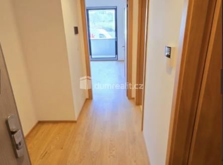 Pronájem - komerční objekt, jiný, 52 m²