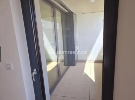 Pronájem - komerční objekt, jiný, 52 m²