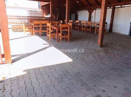 Pronájem - restaurace, 260 m²