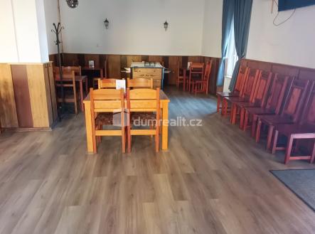 Pronájem - restaurace, 260 m²
