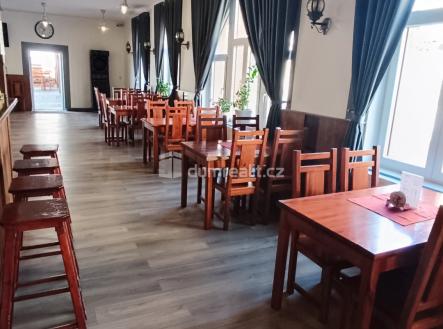 Pronájem - restaurace, 260 m²