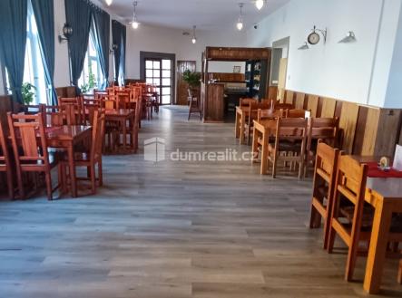 Pronájem - restaurace, 260 m²
