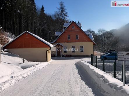 Prodej komerčního objektu, jiný, 324 m²