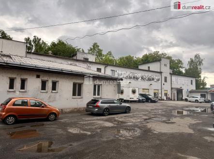 Pronájem - komerční objekt, výroba, 1 233 m²