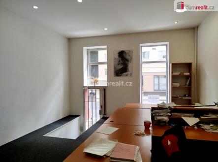 Pronájem - komerční objekt, obchodní centrum, 50 m²