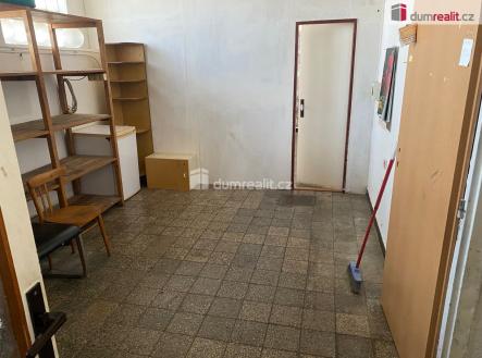 Prodej - komerční objekt, nákupní středisko, 130 m²