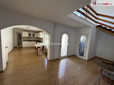 Prodej komerčního objektu, jiný, 390 m²
