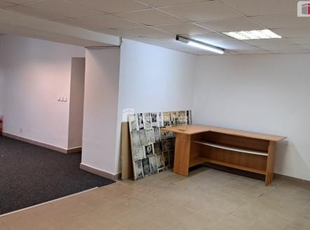 Pronájem obchodní prostory, 150 m²