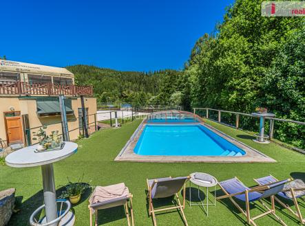 Prodej - penzion, 738 m²